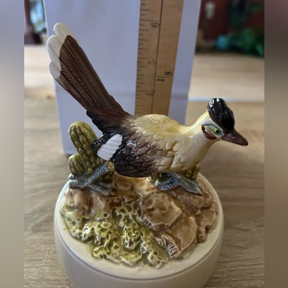 Vintage 1979 Otagiri Road Runner Hand Painted Music Box-Home On The Range - Picture 9 of 10
